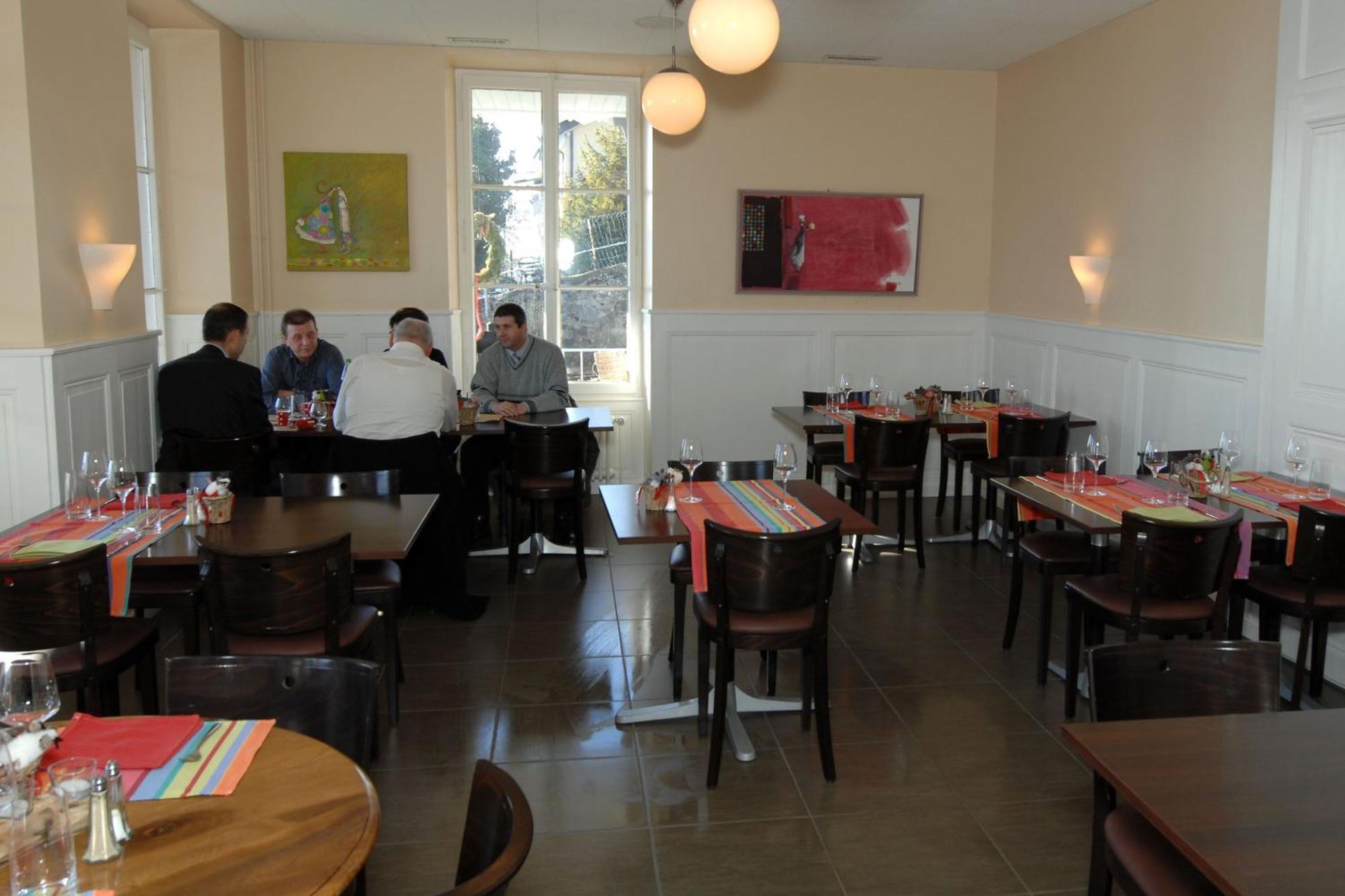 奥伯格火车站酒店 格兰瓦克斯 外观 照片